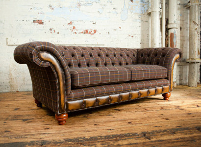 Classic Designer Brown Sofa Three-Seater Chesterfield Style Modern Couch