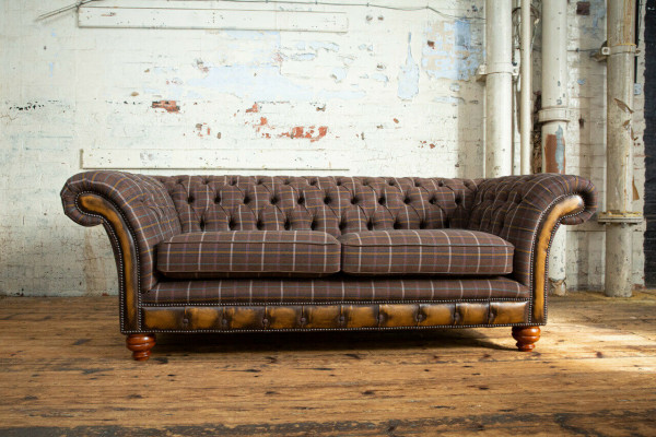 Classic Designer Brown Sofa Three-Seater Chesterfield Style Modern Couch