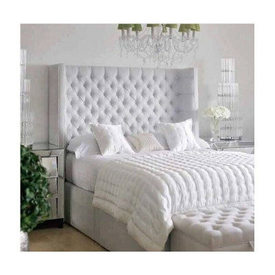 Chesterfield design bed bedroom textile leather velvet upholstery hotel beds