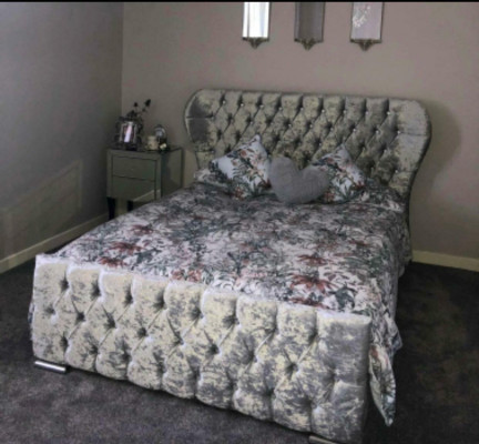 Chesterfield Design Velvet Bed Luxury Textile Beds Bedroom Double 200x200cm