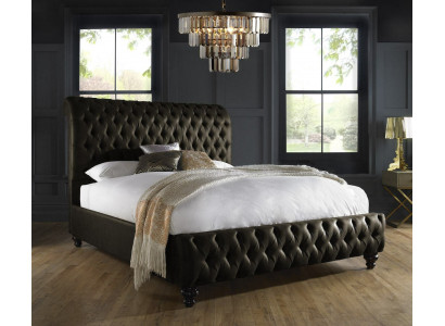 Large Chesterfield Luxury Designer Double Bed Bedroom Beds