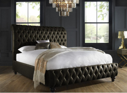 Large Chesterfield Luxury Designer Double Bed Bedroom Beds