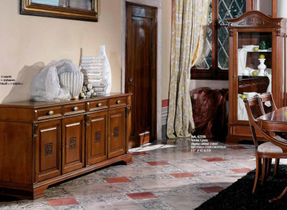 Luxurious sideboard with 4 doors and 4 drawers in brown color