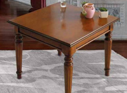 Stylish classic coffee table in brown with turned legs