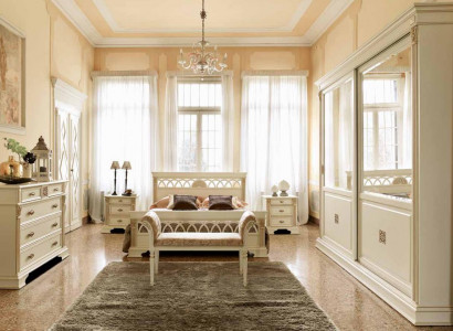 Bed + 2x Nightstand 3-piece Bedroom Set Solid Wood Designer Luxury Bedroom Baroque