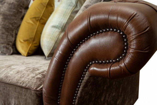 Sofa 2-Seater Classic Chesterfield Couch Upholstered Two-Seater Seat