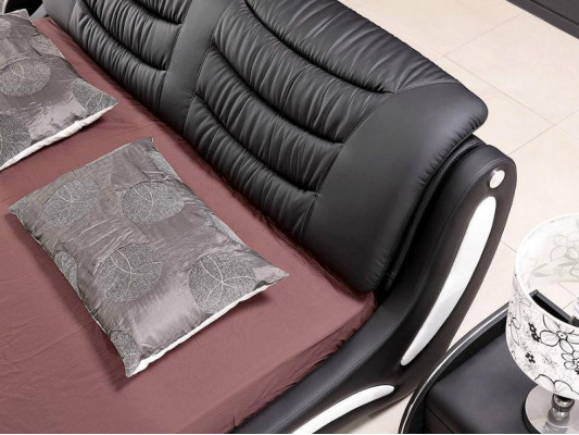 Designer bed bedroom beds leather hotel luxury upholstery Italian