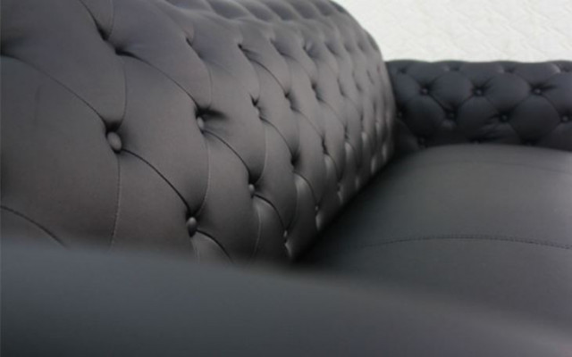 Black Chesterfield Sofa Modern Three-Seater Stylish 3-Seater