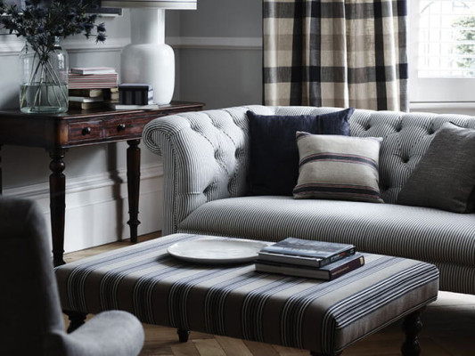 Chesterfield Textile Upholstered Design Sofa Luxury Couch Classic Sofa 3-Seater New