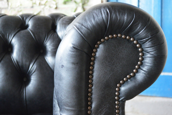 Living room Chesterfield classic furniture sofa couch sofas seating upholstery couches