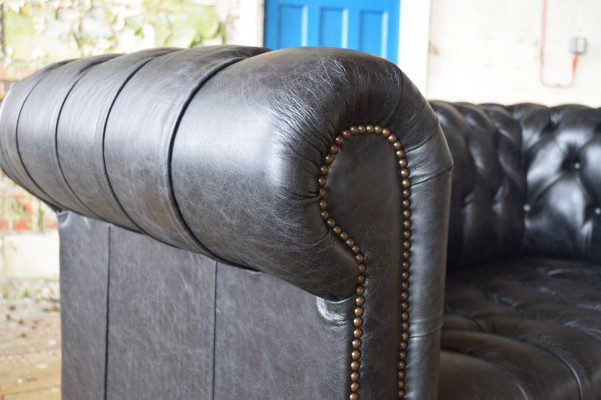 Living room Chesterfield classic furniture sofa couch sofas seating upholstery couches
