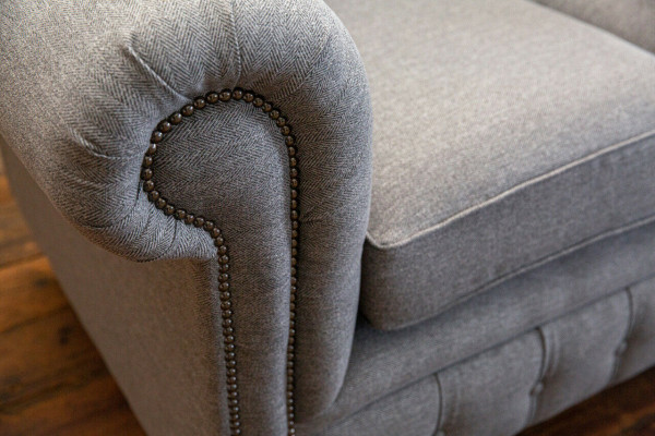 Chesterfield sofa couch classic furniture sofas seat upholstery couches living room