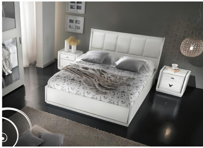 3-piece bedroom set including bed and nightstand group, double luxury beds.