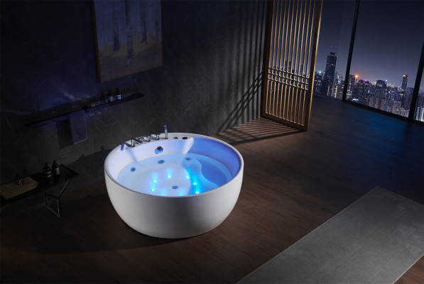 Indoor whirlpool bathtub whirlpool tub water jets spa tub relax 
