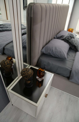 Design bedroom set elegant luxury bed and 2x modern nightstands