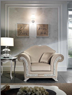 Luxurious classic single-seater wooden beige armchair living room furniture Italy