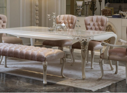 Classic dining room furniture set in delicate pink in natural wood
