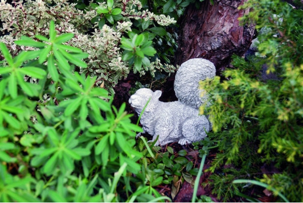 Garden decoration squirrel terrace stone figure statue decor