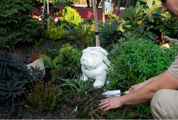 Garden Decoration Dog Terrace Stone Figures Decorative Figure White Statue