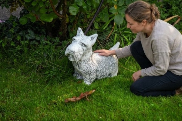 Garden decoration dog terrace stone figures decorative white statue figure