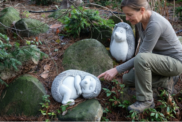 Garden decoration hedgehog terrace cartoon stone figures figure deco statue