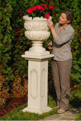 Flower basket, box, flower vase, vessel, garden, terrace, decoration, statue, figurines.