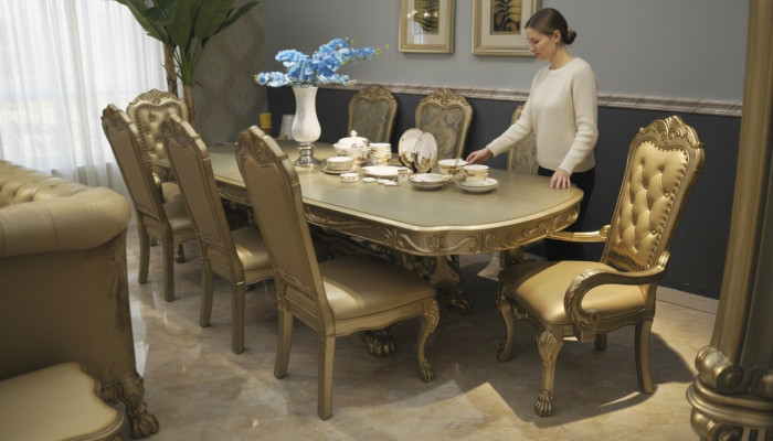 Royal dining table with 6 chairs complete decor dining room set, 7 pieces.