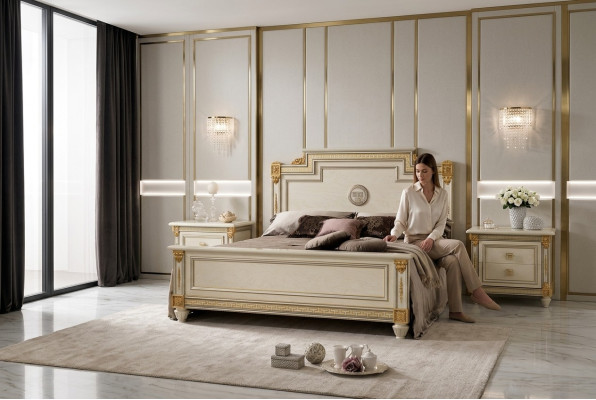 Bed + 2x Nightstands 3-piece Bedroom Set Designer Luxury Bedroom Baroque