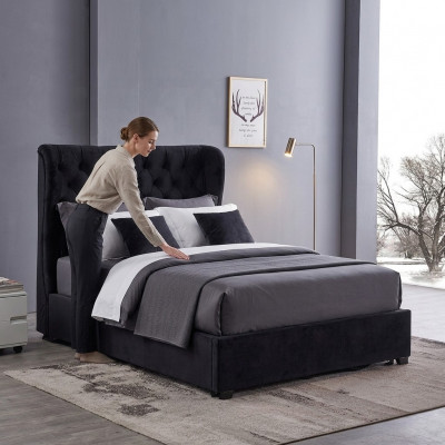 Black Chesterfield upholstered bed luxury bedroom decor design beds leather