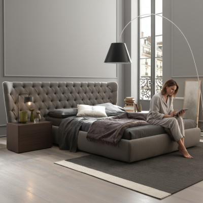 Large Chesterfield Luxury Double Bed Designer Bedroom Furniture