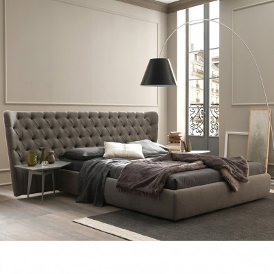 Large Chesterfield Luxury Double Bed Designer Bedroom Furniture