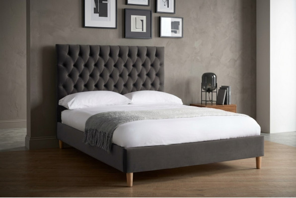 Chesterfield bed upholstered bed luxury double bedroom designer bed beds