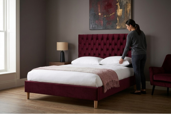 Red Chesterfield Bed Upholstered Bed Double Bed Big XXL Designer Luxury Bed