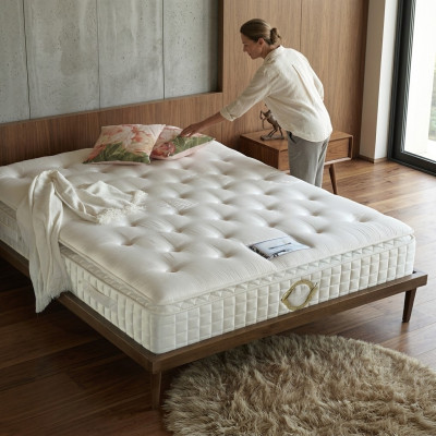 Royal Mattress High-Quality Hotel Bedding Mattresses King Size Royal Couch New