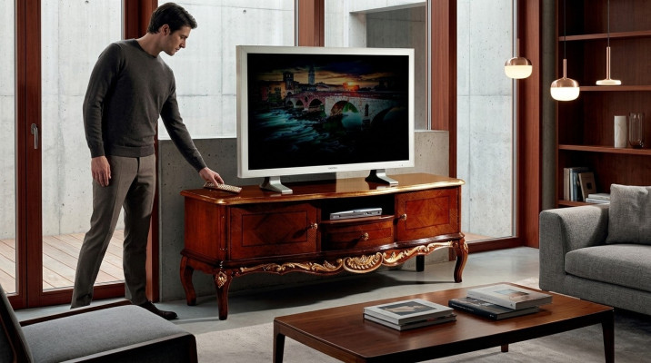 Designer wooden baroque TV cabinet with 2 doors, drawer, and shelf Italy