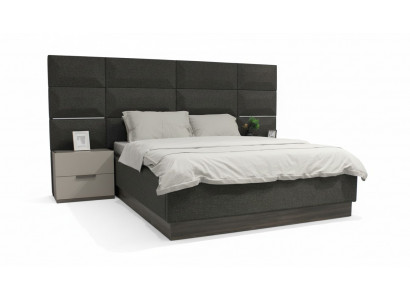 Luxury bedroom set designer bed with 2 nightstands, completely new 3 pieces.