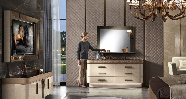 Chest of draws set, group wood design, cabinet new living room set, dresser, mirror.
