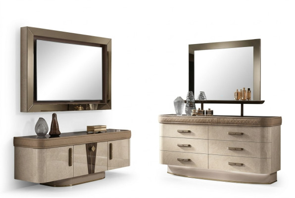 Chest of draws set, group wood design, cabinet new living room set, dresser, mirror.