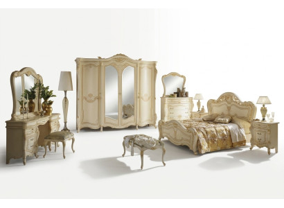 Incomparable classic 10-piece Italian bedroom set