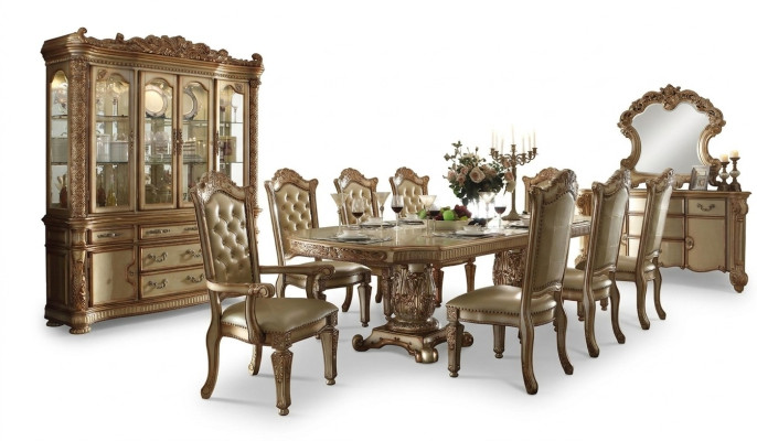 Royal Chesterfield Dining Set Noble Dining Table with Chesterfield x8 Chairs