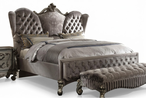 Design luxury bedroom 3-piece. Bed, 2x nightstand, classic bed set