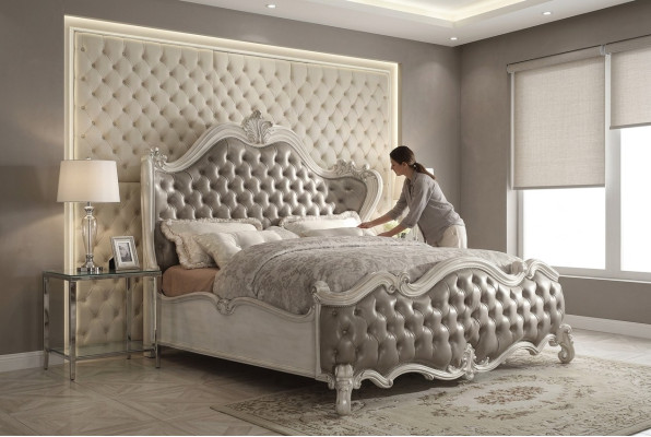 Designer bed bedroom beds leather hotel upholstery Chesterfield new