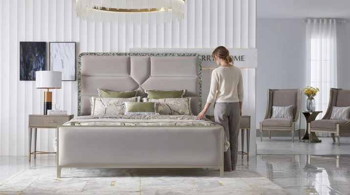 Luxury bed bedroom furniture 2x nightstand set beds Dubai hotel 3-piece set