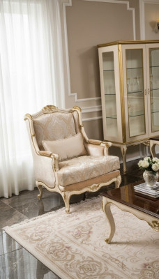 Baroque Armchair Gold Beige Single Armchair Classic Style Furniture Velvet Wood
