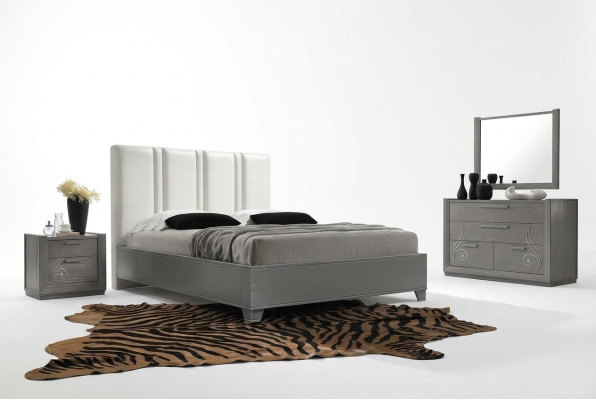 Luxury Set Bedroom Bed Nightstand Dresser Mirror Group Ensemble New 5-piece.