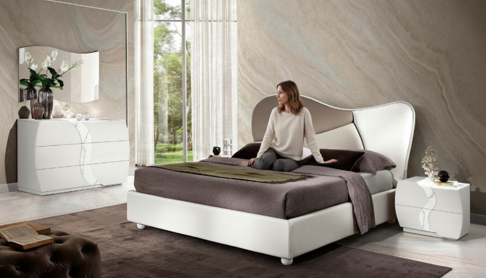 Bedroom bed nightstand dresser mirror luxury suite double set 5 pieces. New