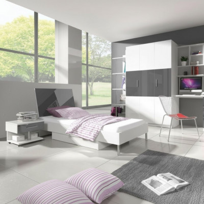 Bed + Nightstand - Children's/Bedroom Furniture 2-piece Bed Set