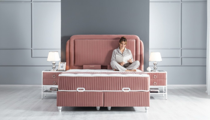 Bedroom Set Pink Metal Bed Style 2x Nightstands Modern New 3-piece set.