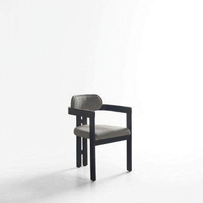 A state-of-the-art chair with an unusual shape and interesting legs with a comfortable gray-black backrest for the dining room.