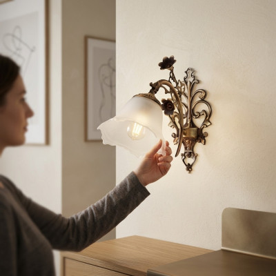 Wall lamp, wall sconces, wall light, chandelier, wall lamp, glass, brown, flowers.